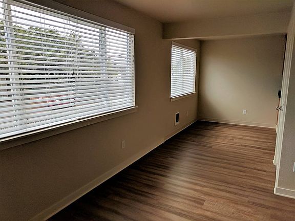 5th image of 3318 Chandler St APT 1-6