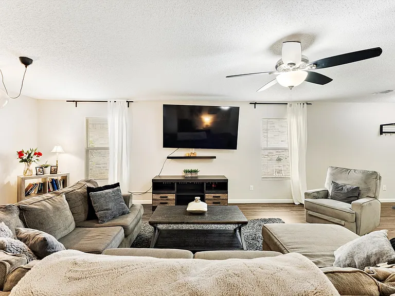 2120 Shawnee Trl — Photo 5