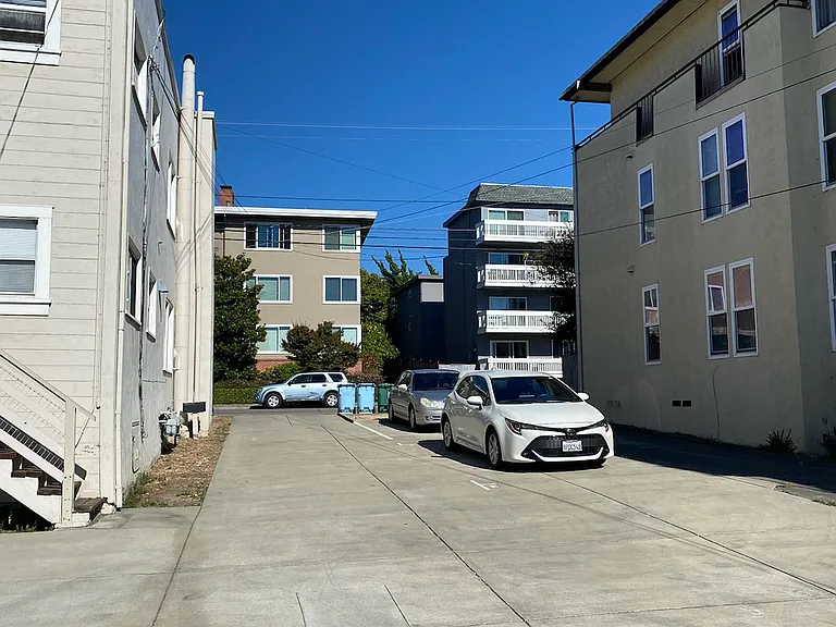 1522 Oxford St #1522 — Photo 24