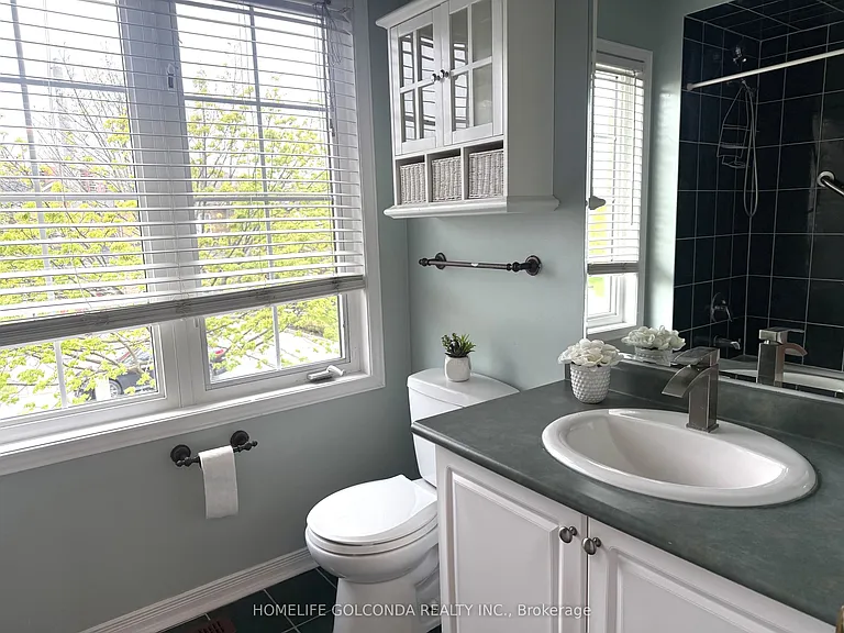 74 Rideau Dr — Photo 18