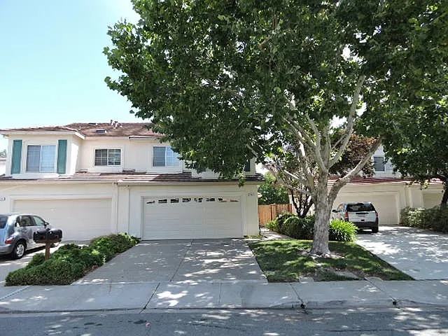 1807 Crater Peak Way photo 1