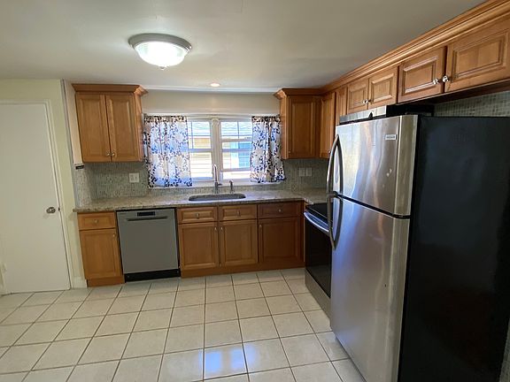 2nd image of 555 Main St #2