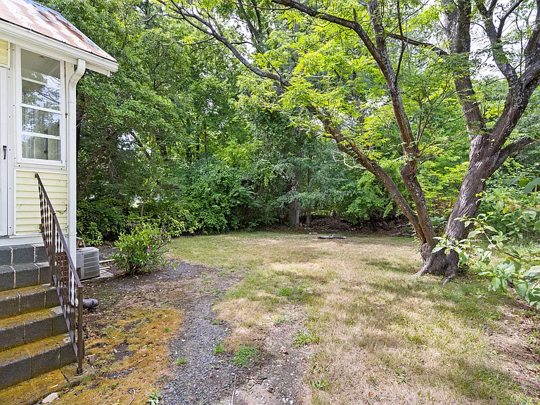 1806 Green St — Photo 23