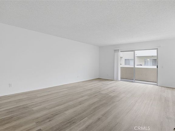 5th image of 5400 Lindley Ave Unit 121