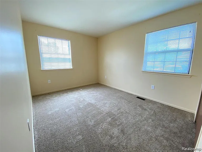2101 Vine Way Dr #90 — Photo 16