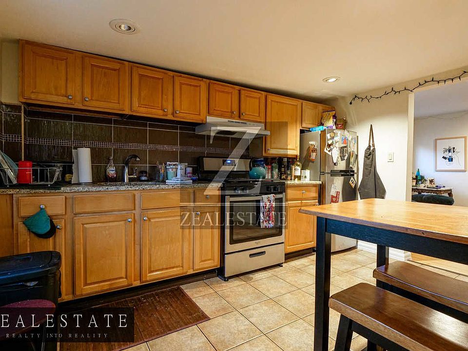 1st image of 523 18th St #3