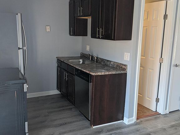 4th image of 1926 Goldsmith Ln Unit 71