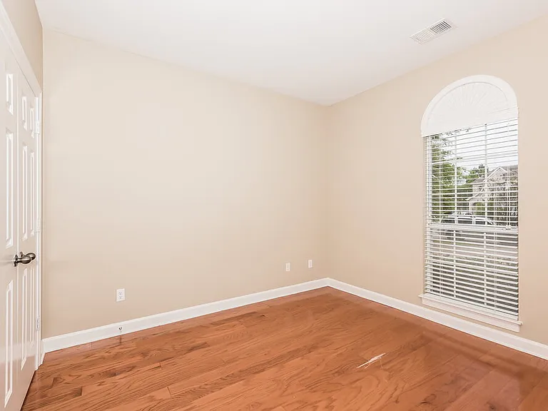 2722 Nelle Ln — Photo 18