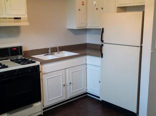 132 Elmridge Pl APT 4, Creve Coeur, IL 61610