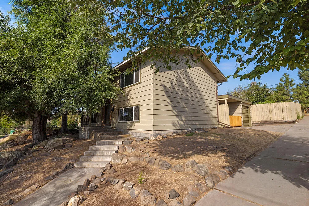433 Lincoln St photo 1