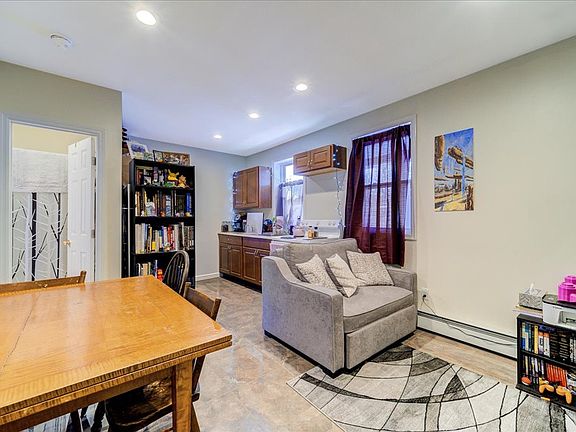 3rd image of 90 Sullivan St #7