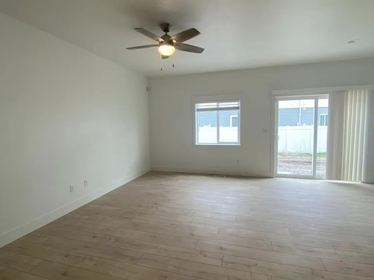 416 S 3 W — Photo 61