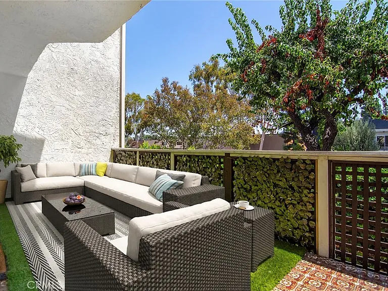 5255 Coldwater Canyon Ave #E — Photo 5