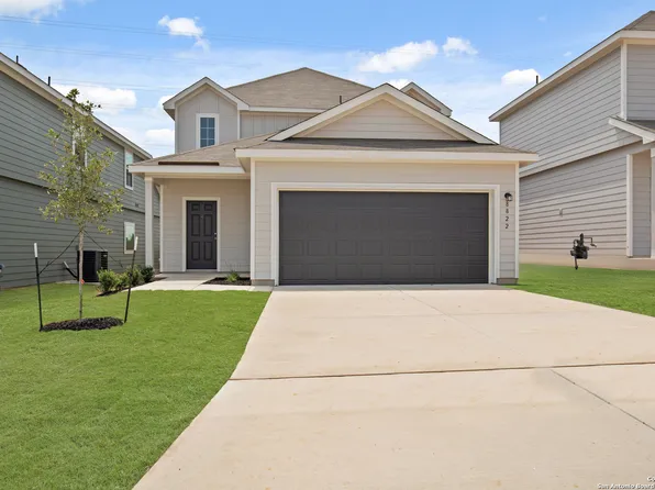 8822 Black Oak Drive, Elmendorf, TX 78112