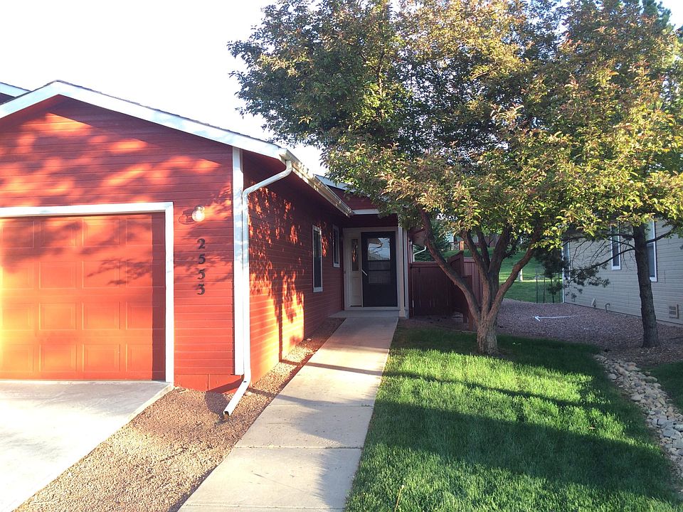 This 2 bed, 1 bath, 1 car attached garage unit is one half of a duplex in the 55+ Brookdale Skyline community. This unit is for independent living, but the Skyline complex has access f(for additional fees) to assisted living, memory care, full dining, ex