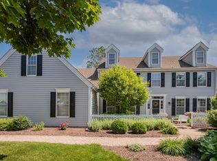 N43W28246 Somerset Ct, Pewaukee, WI 53072