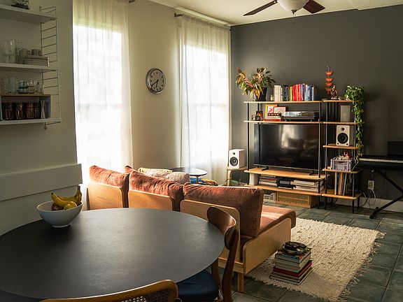 5th image of 418 Clay St Suite 402