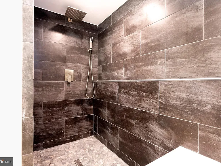1418 Thornden Rd — Photo 13