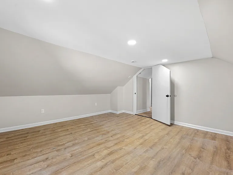 71 Maple St — Photo 22