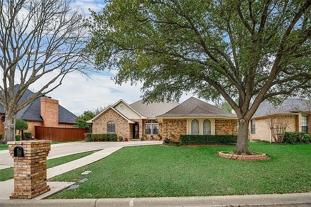 1st image of 2215 Diamond Point Dr