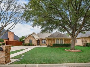 2215 Diamond Point Dr, Arlington, TX 76017