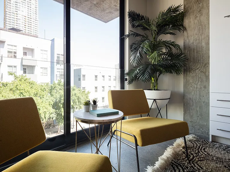 Ezabelle Apartments San Diego — Photo 15