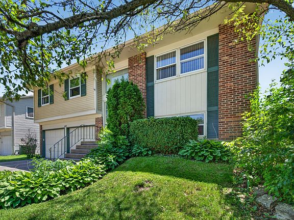 2nd image of 1485 Westbury Dr