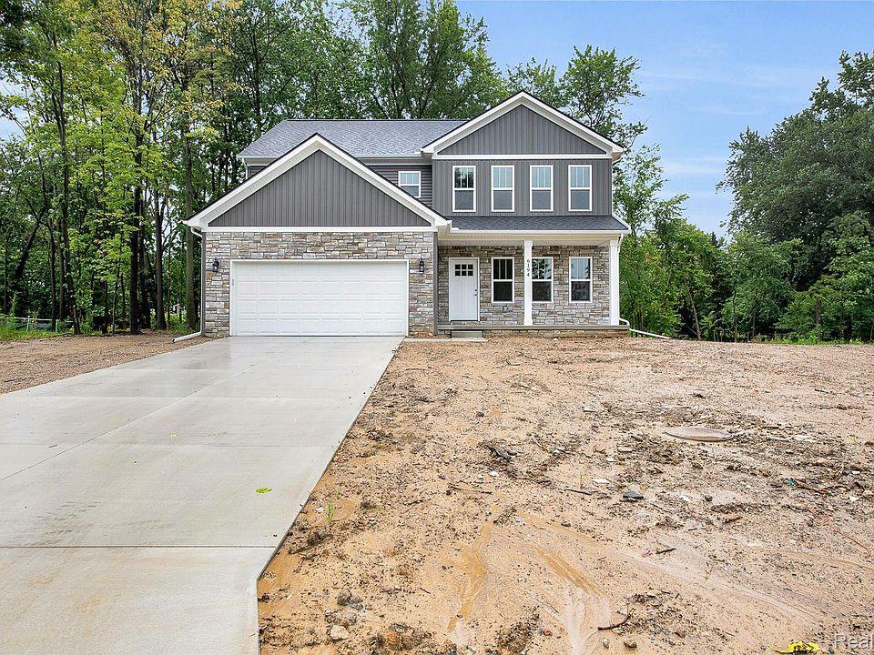 1st image of 6194 Woodridge Ln