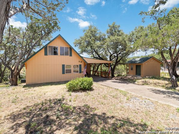2676 Woodcrest Dr