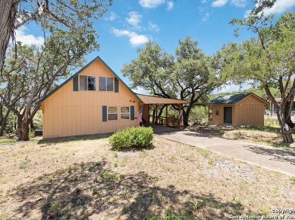 2676 Woodcrest Dr, Canyon Lake, TX 78133