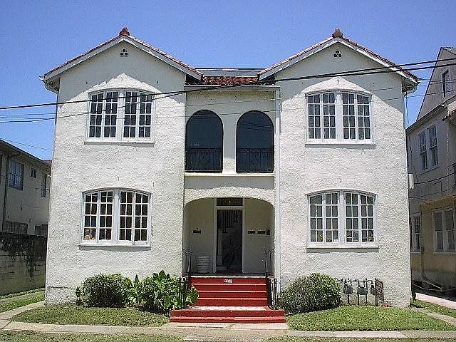 7115 Walmsley