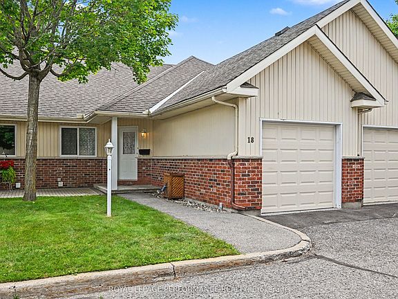 2nd image of 18 Daphne Cres