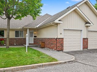 18 Daphne Cres, Ottawa, ON K2S1Y1