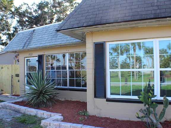 2nd image of 802 Donnelly Pl #802