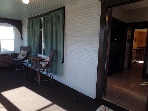 2nd image of 179 S Ave W