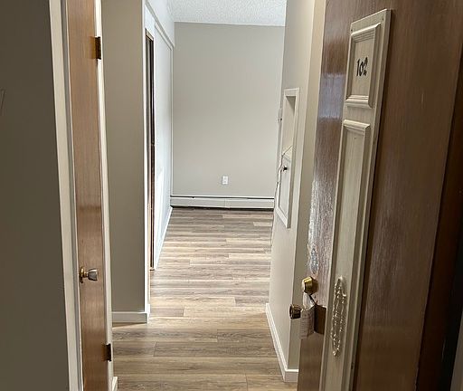 3rd image of 10634 80th Ave NW