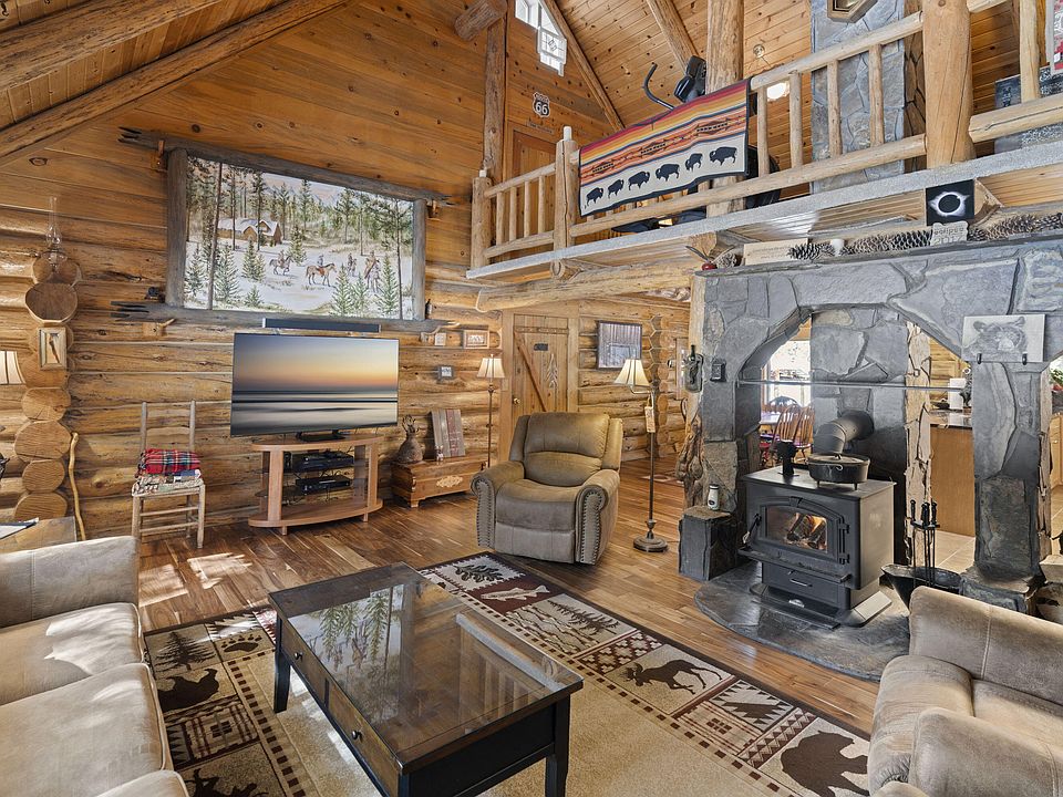 1st image of 140643 Kamloop Ln