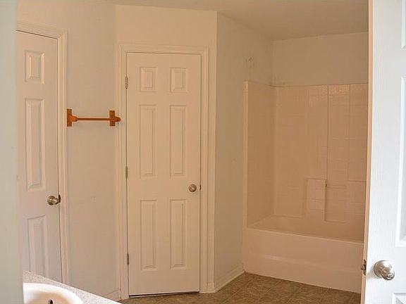 4th image of 3799 Coquina Ave