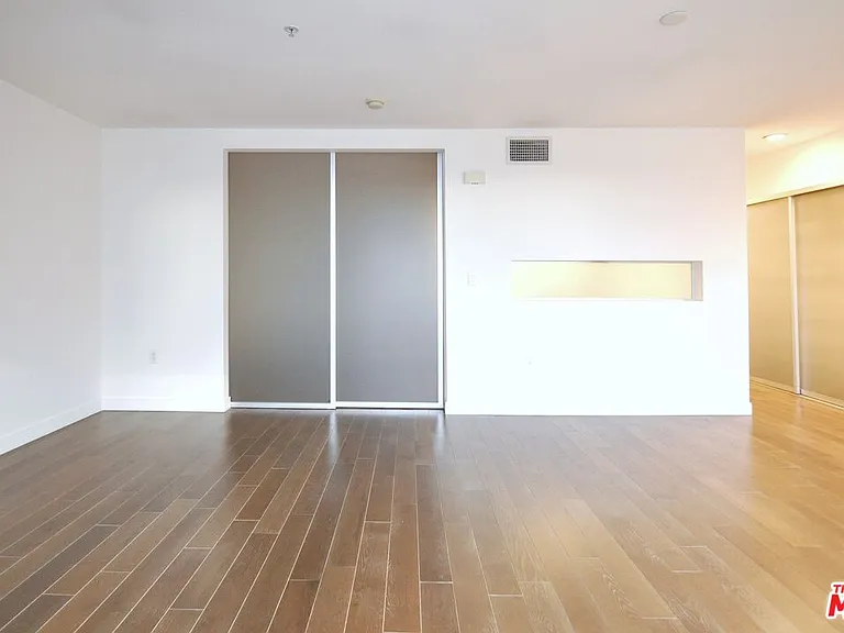 901 S Flower St #709 — Photo 11