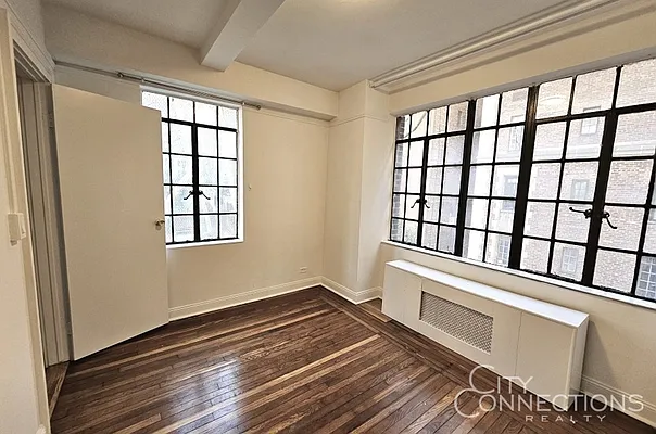 Rented by City Connections Realty | media 4