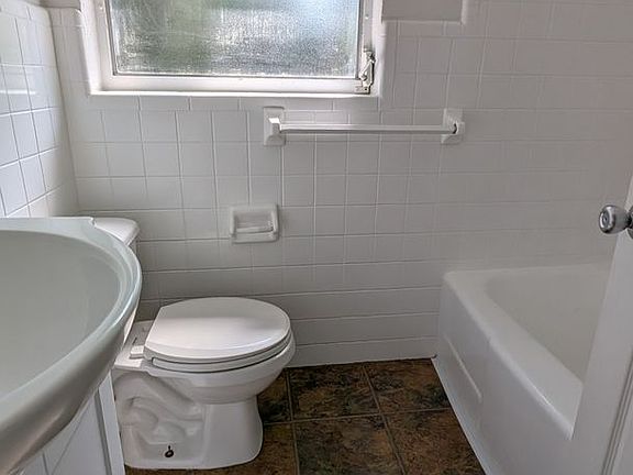 4th image of 3219 NW 12th St
