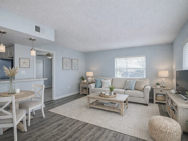 Azure East — Photo 4