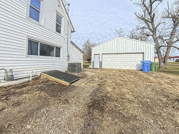 2nd image of 306 W Reed St