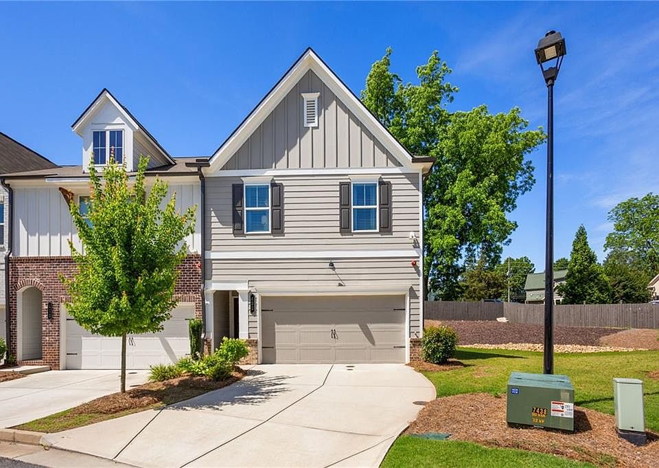 1st image of 402 Niles Ct