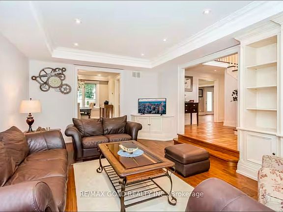 4th image of 1749 Wembury Rd