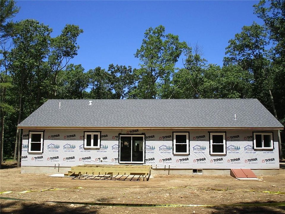 2nd image of 14 Bigelow Rd