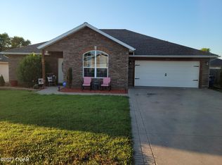 1910 Verdant Ave, Neosho, MO 64850