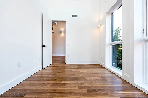 Rented by Nooklyn NYC LLC | media 10