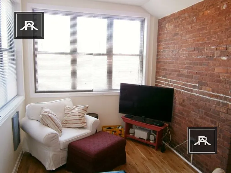 191 Winthrop Rd #4 — Photo 6