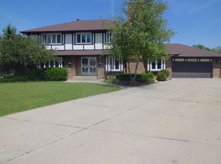 1119 N White Fence Ln, Addison, IL 60101